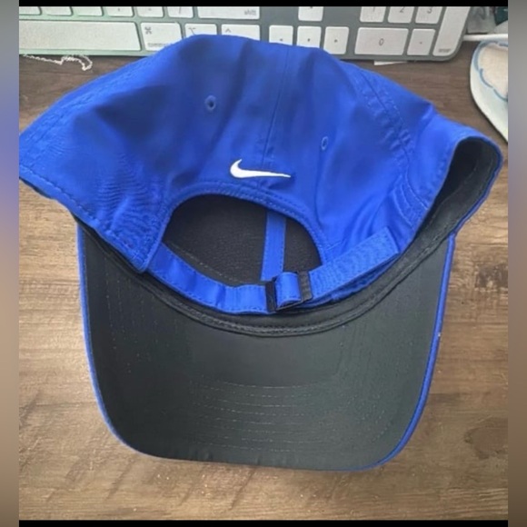 Nike Legacy91 Red and Black Cap - Picture 6 of 7